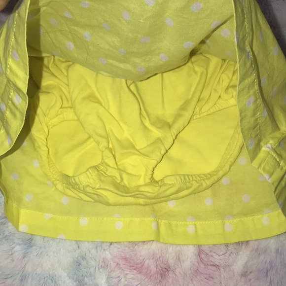 Carter’s 2-Piece Outfit. - Picture 8 of 9